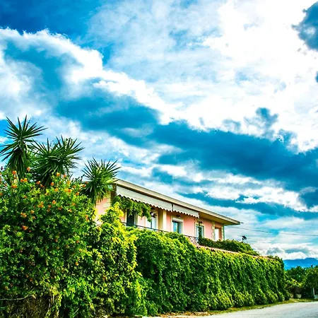 Babi's - Garden Daire